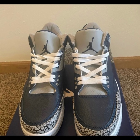 Jordan’s - Picture 4 of 4